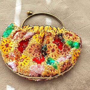 Beaded hand bag